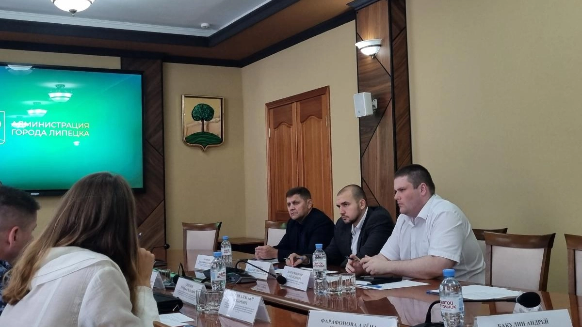 Посульченко потребовал от силовиков жёсткого пропускного режима в школах