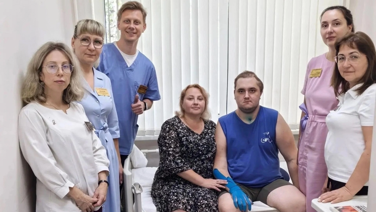 В БСМП №1 подняли на ноги студента после инсульта в 22 года