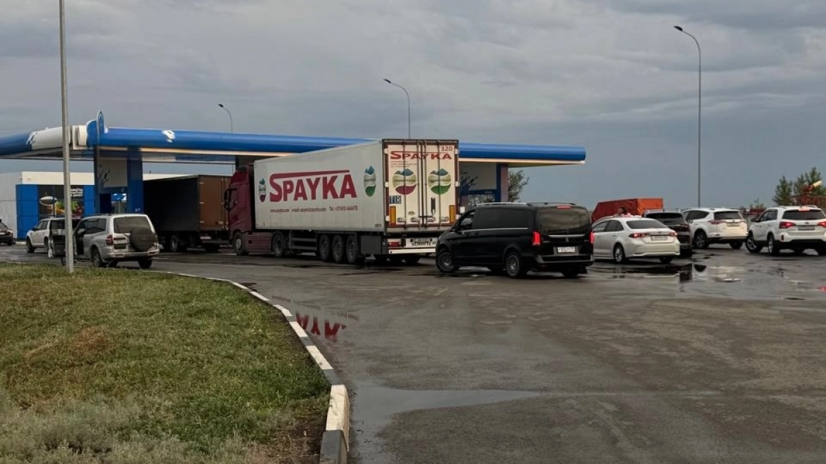 Какие изменения ждут водителей на АЗС осенью: к чему готовится