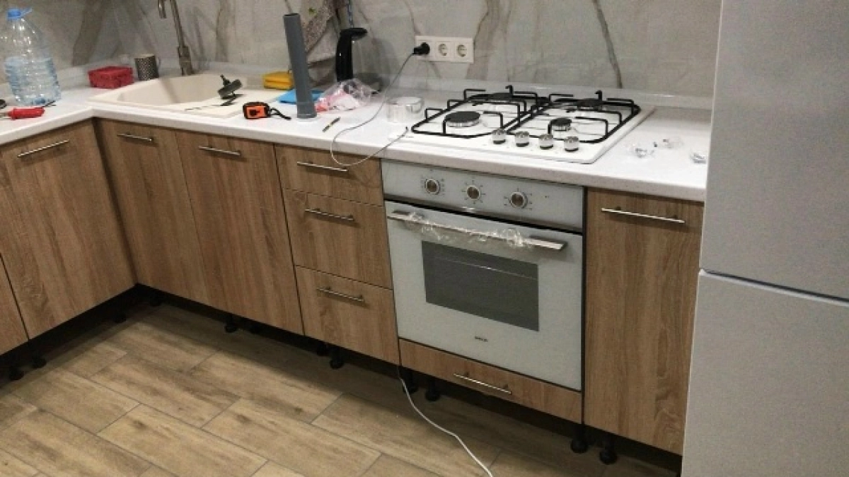 3 капли на тряпку — и кухонные шкафы как новые: ни жирного налёта, ни следов, ни пыли