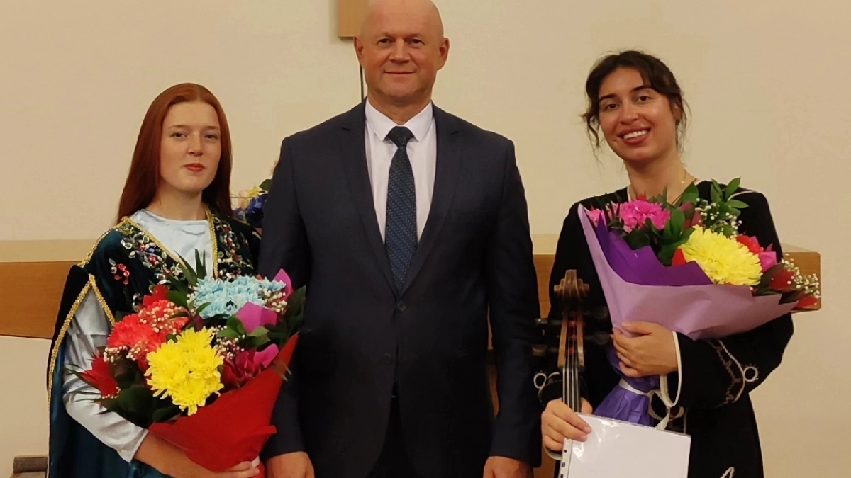 Эльвира Фатишова сыграла Баха и Рахманинова в католическом соборе Астаны