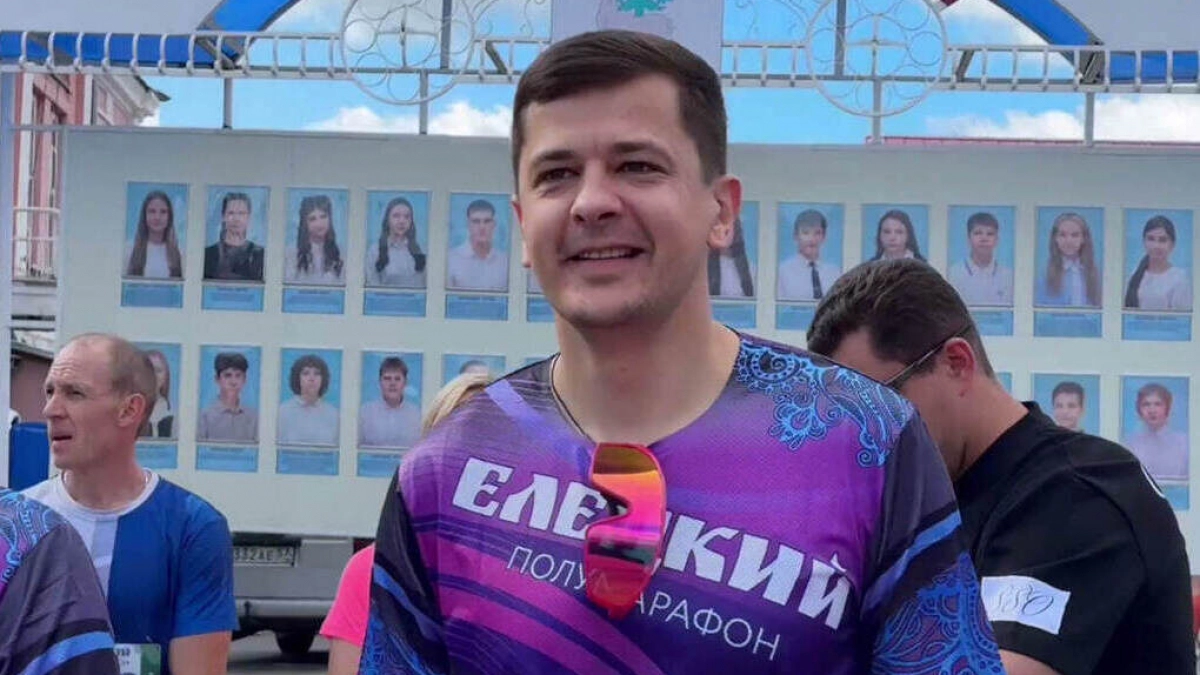 Чиновники и горожане вместе пробежали полумарафон в Ельце