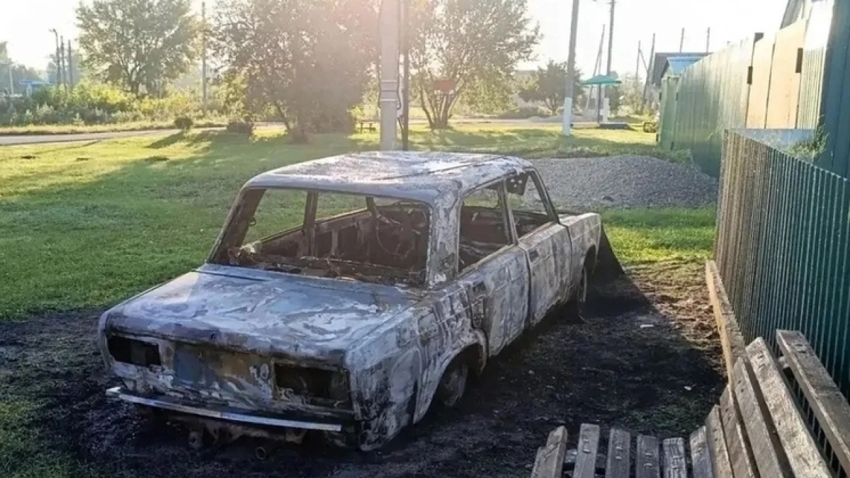 Семейная ссора обернулась поджогом автомобиля в Добровском районе