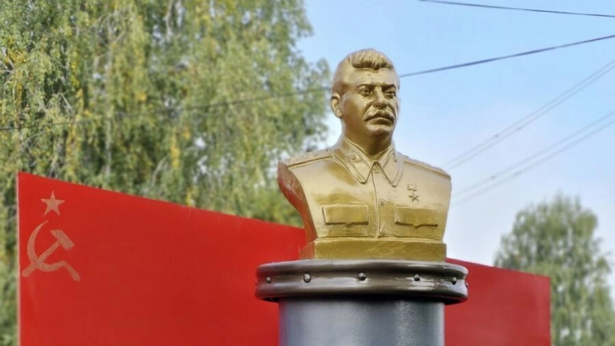 Фейк о памятнике Сталину разлетелся по соцсетям