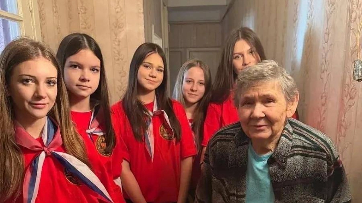 Липецкие школьники собрали подарки для пожилых и отправили помощь бойцам