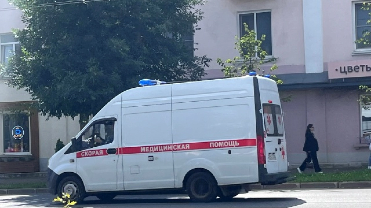 В Липецке на улице Асфальтной столкнулись два легковых автомобиля