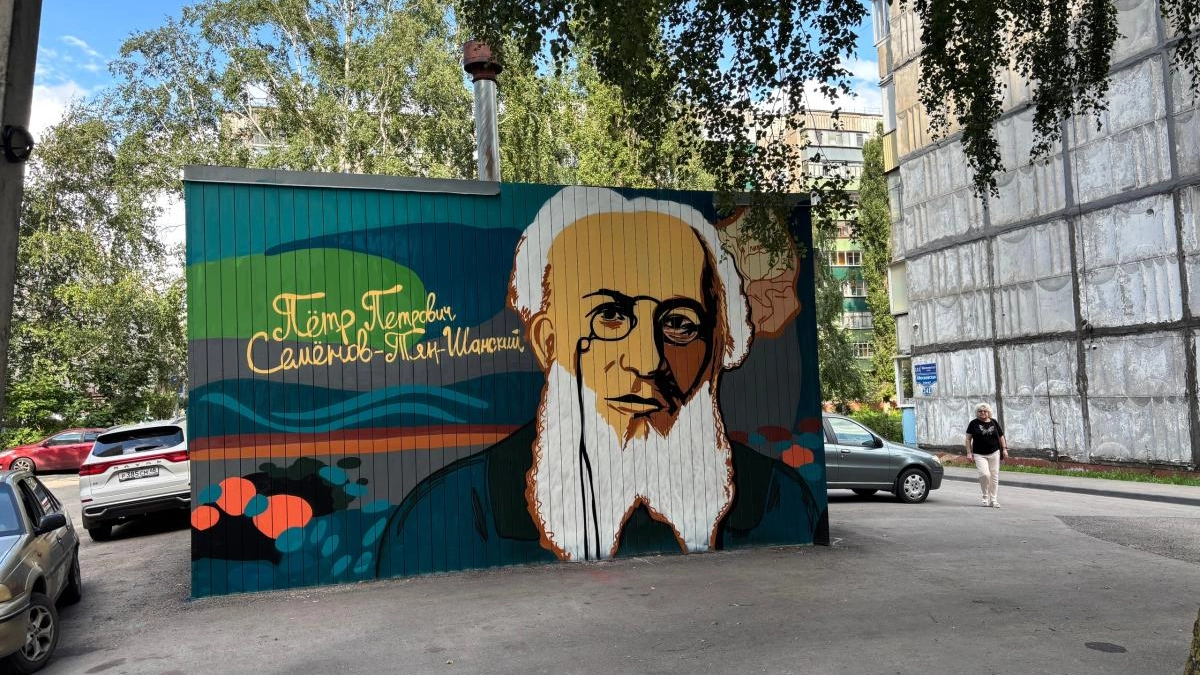 Липецкий Арт-патруль украсил улицы семью муралами