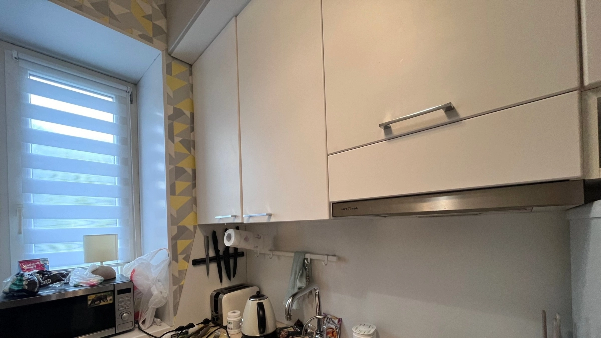 Жир и пыль больше с кухонных шкафов давно не оттираю: простая хитрость, с которой уборка становится легче