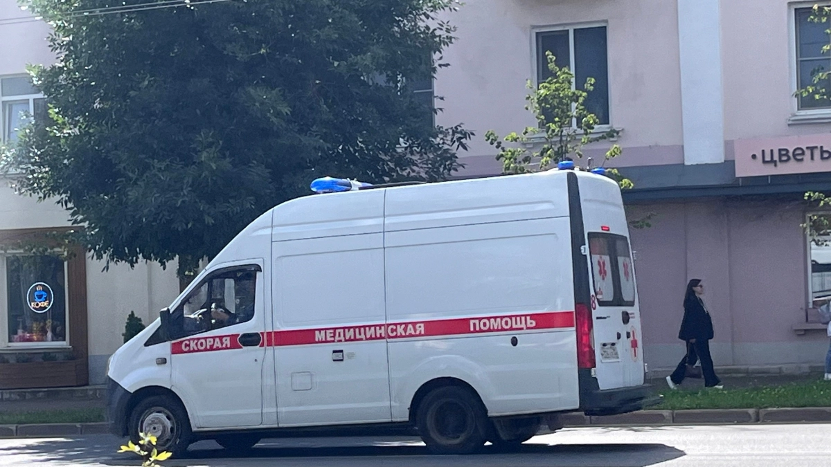 Пострадавшему после атаки БПЛА в Липецке помогали 12 медиков