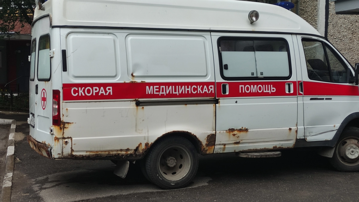 В Ельце при ударе по промышленной зоне пострадала сотрудница медпункта