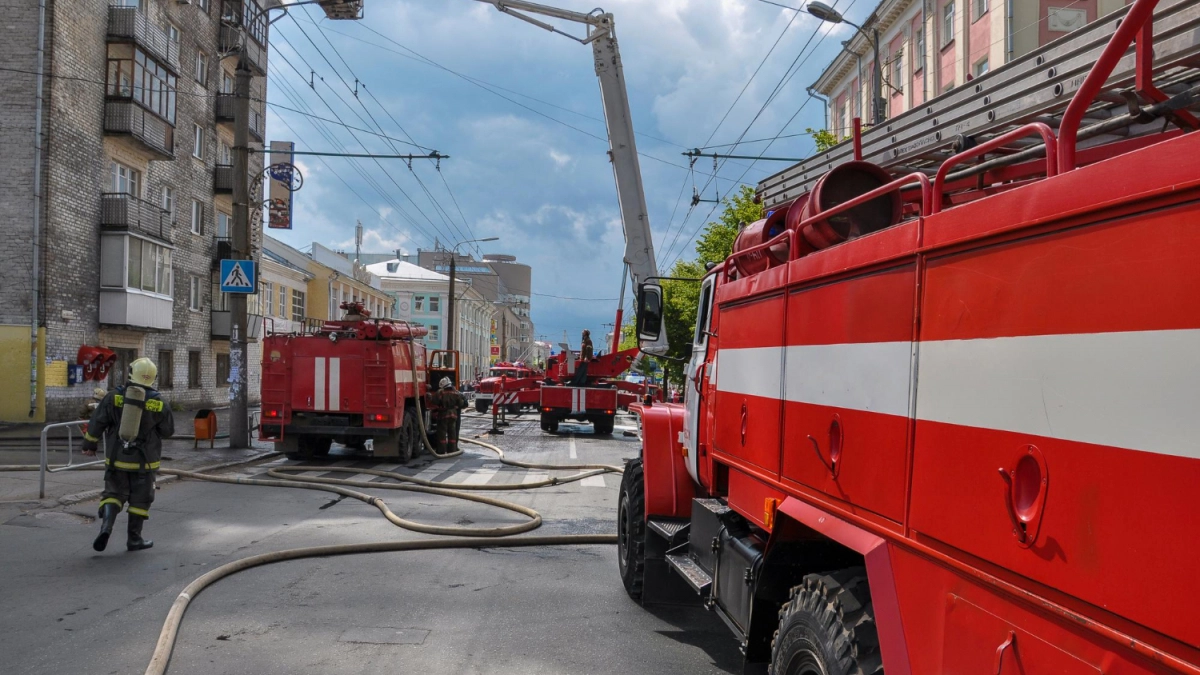 Пожар у школы № 50 в Липецке потушили за считаные минуты
