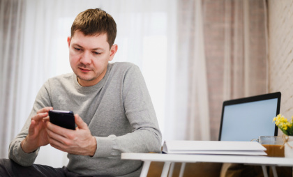 Липчанин выиграл суд против маркетплейса из-за дефектного смартфона