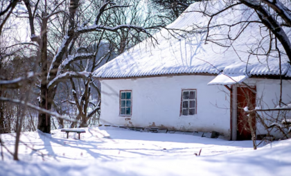 Снег на крышах привел к серии обрушений в Липецкой области